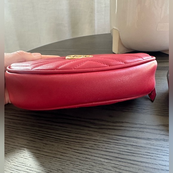 GUCCI
Calfskin Matelasse GG Marmont Belt Bag 75 30 Hibiscus Red - Picture 5 of 5